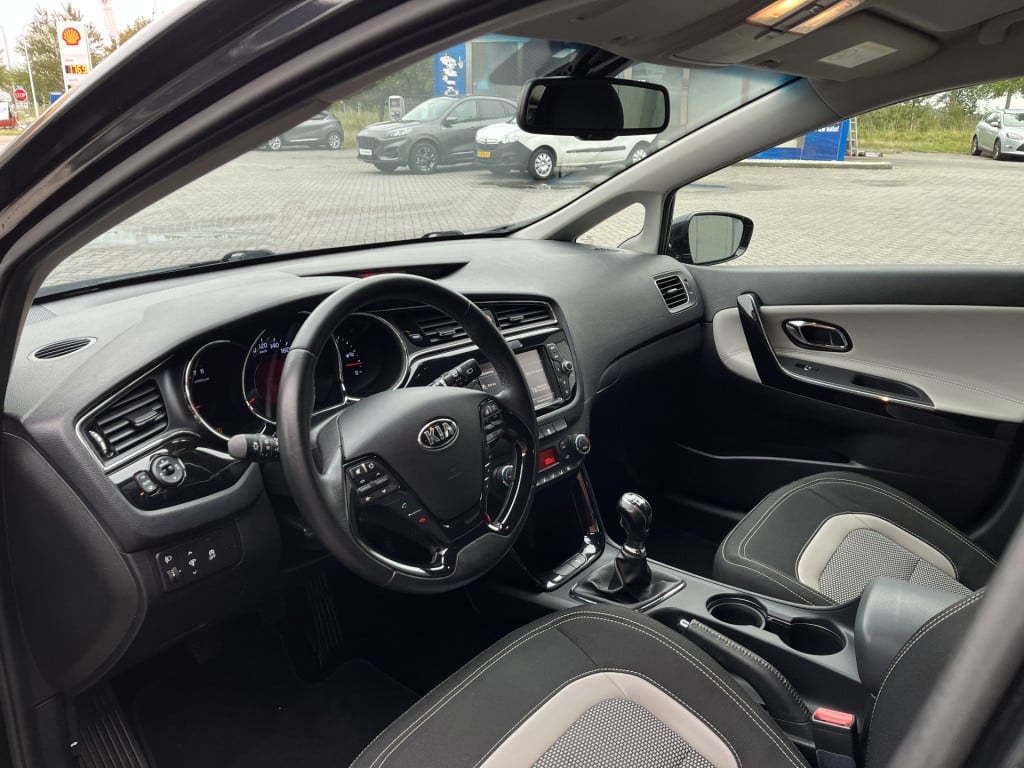 Kia Cee'd sportswagon 1.6 gdi dynamicline | navi | camera | cruise | lmv