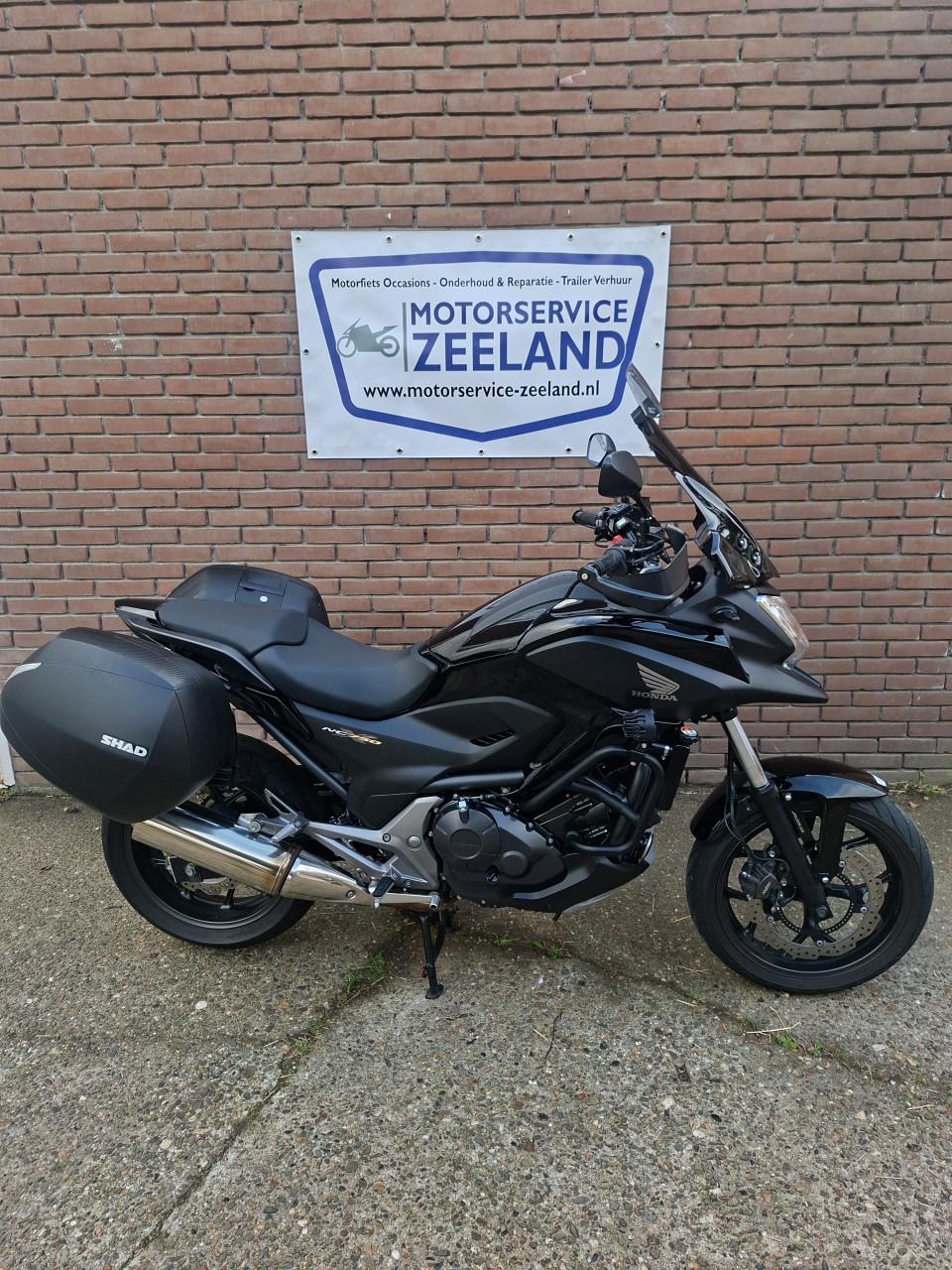 Honda NC 750X ABS (Bomvol opties)