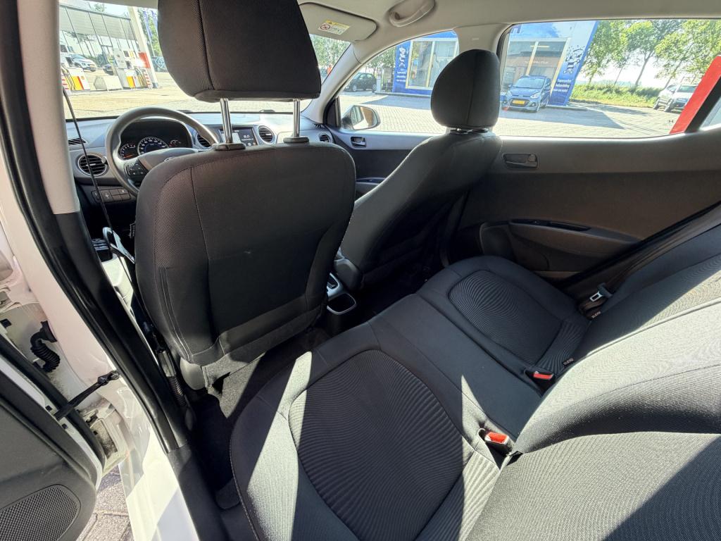 Hyundai I 10 1.0i go! 2017 | carplay | nav | radio | bluetooth | climate co