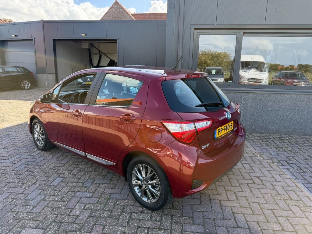 Toyota Yaris 1.5 hybrid executive