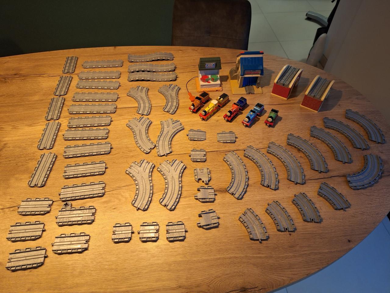 Thomas de Trein: verschillende treintjes en rails te koop!