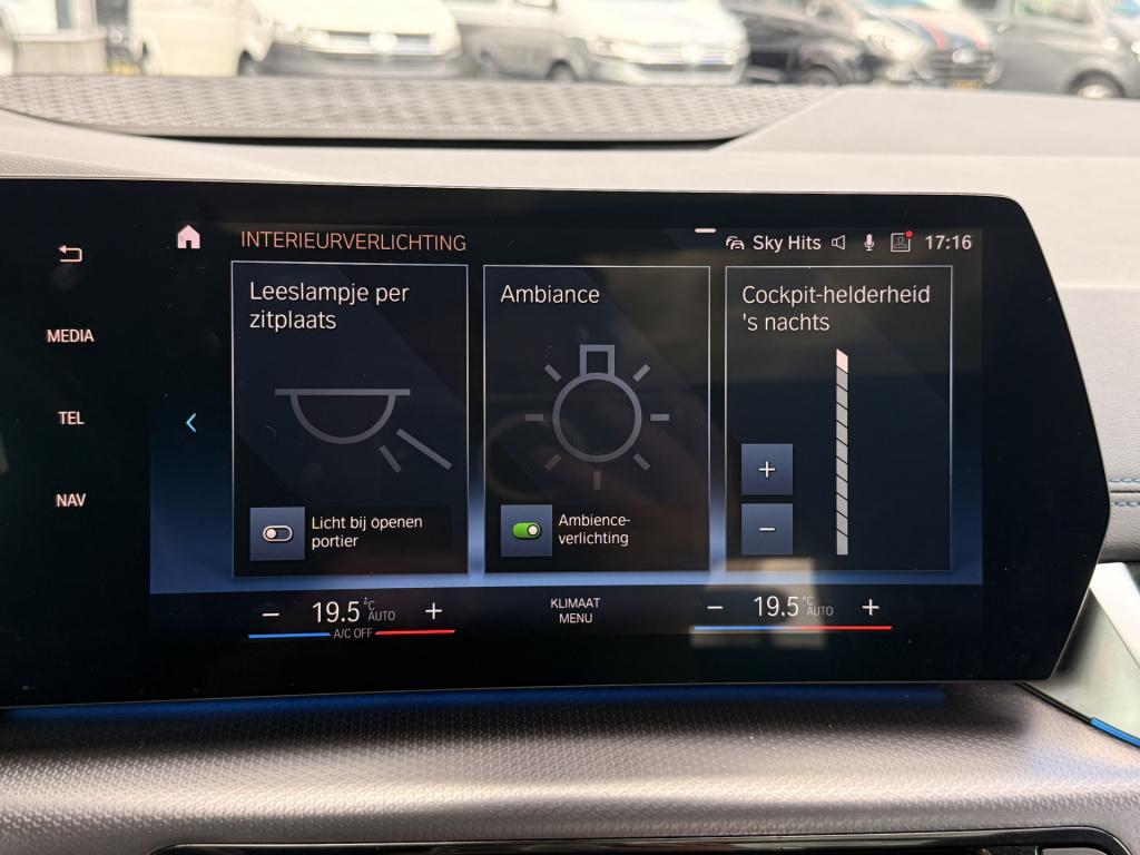 BMW 2-serie active tourer 220i m-sport | pano | cruise | lane assist | hud 