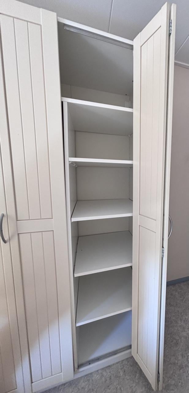 Garderobekast wit (IKEA) - opknapper