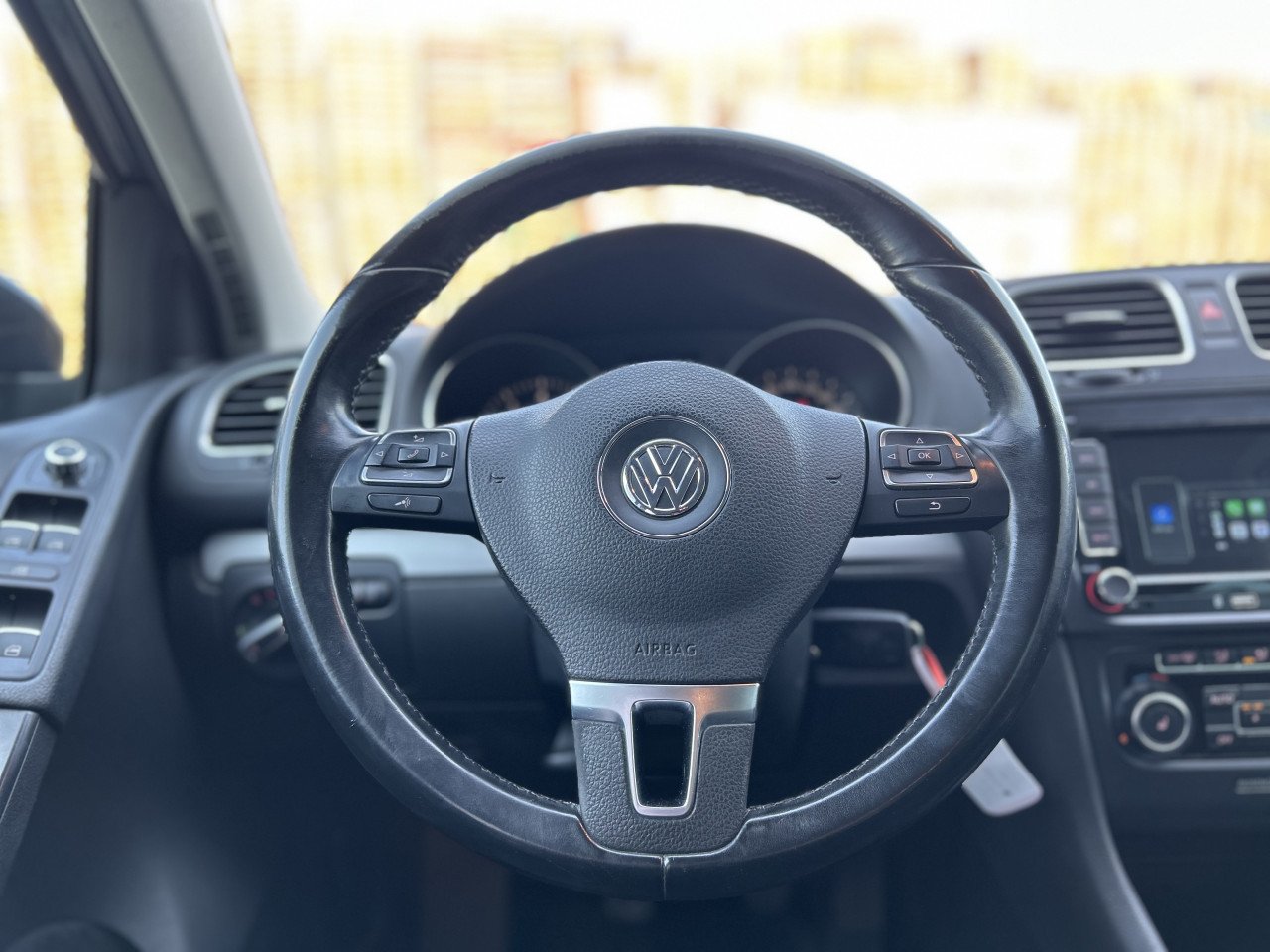 Volkswagen Golf 1.4 TSI R-LINE/XENON/CARPLAY/APK/CRUISE CONT
