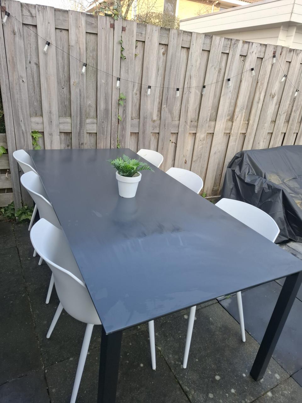 Tuintafel met stoelen