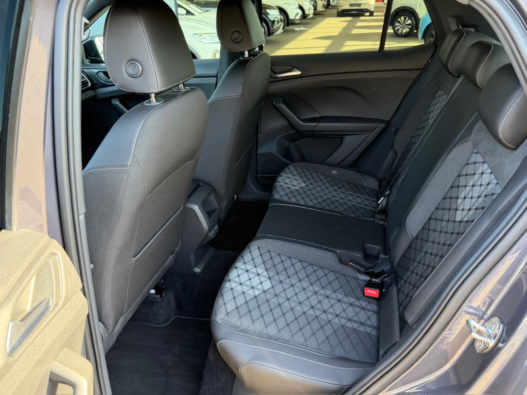 Volkswagen T-cross 1.5 tsi 150pk dsg r-line | black style | trekhaak | iq l