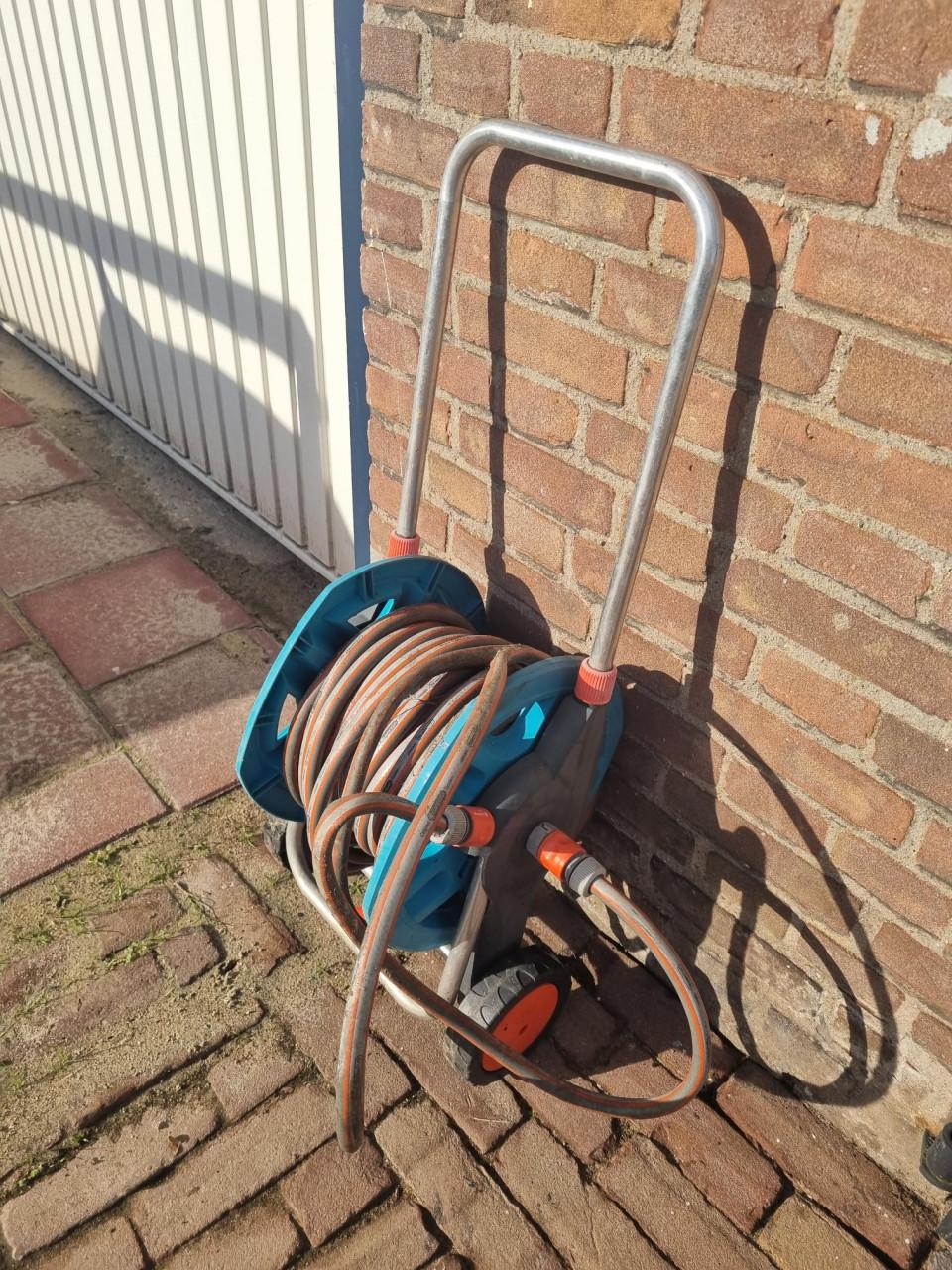Tuin-Slang Haspel op Wieltjes ca. 10 / 15meter
