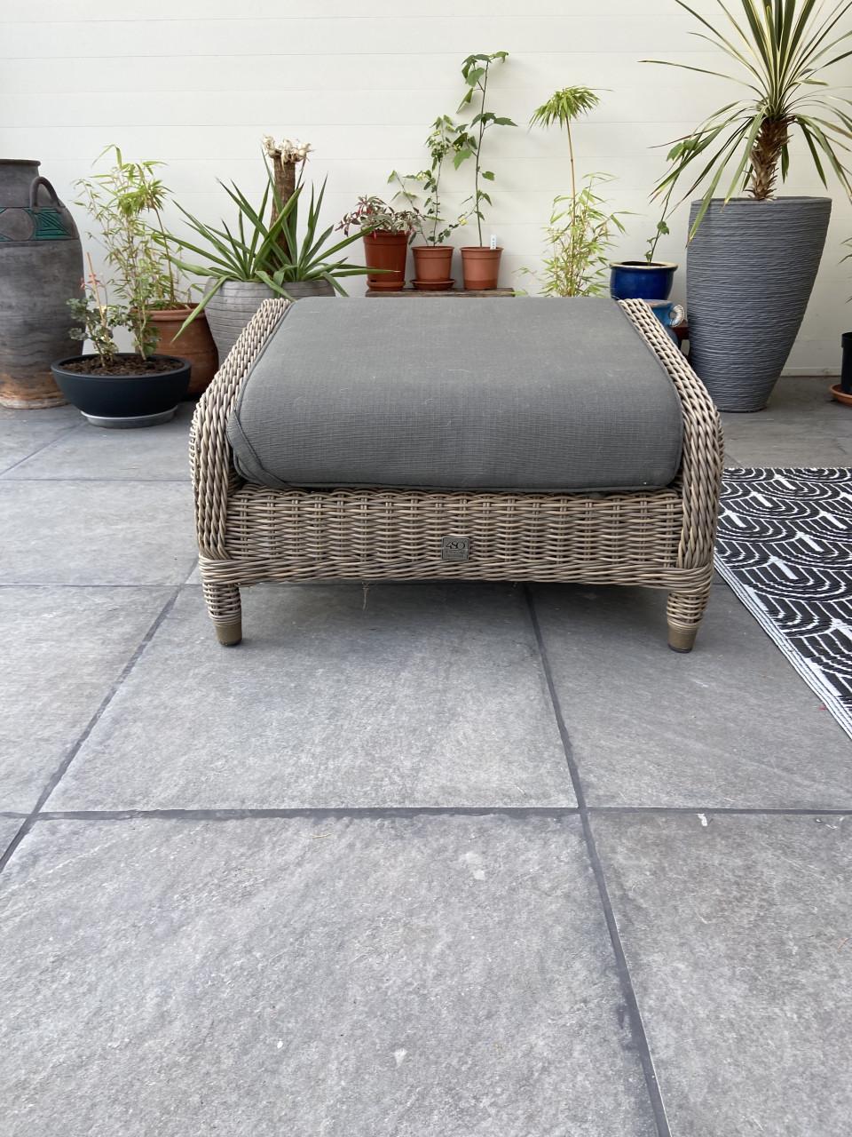Voetenbank voor buiten. 4 seasons outdoor. Breedte 76 x Diepte 63 x H 46