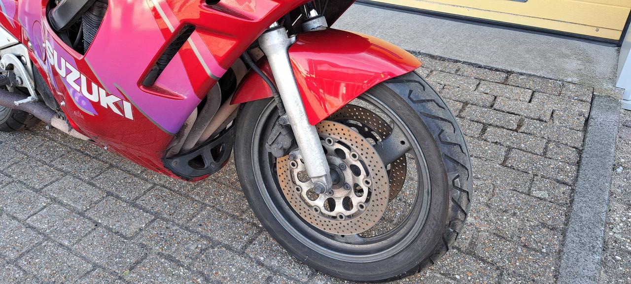 Suzuki GSX 750 F Verkocht