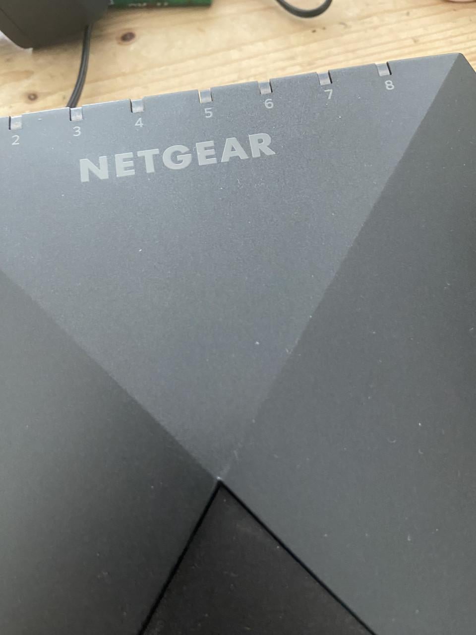 Partij 5x GigaBlue UHD Trio 4K ontvangers + Netgear Switch
