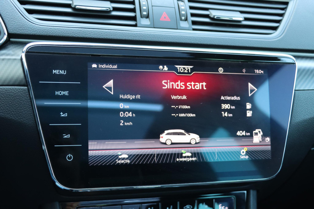 Skoda Superb combi 1.4 tsi iv sportline business 218pk dsg6 skoda superb co