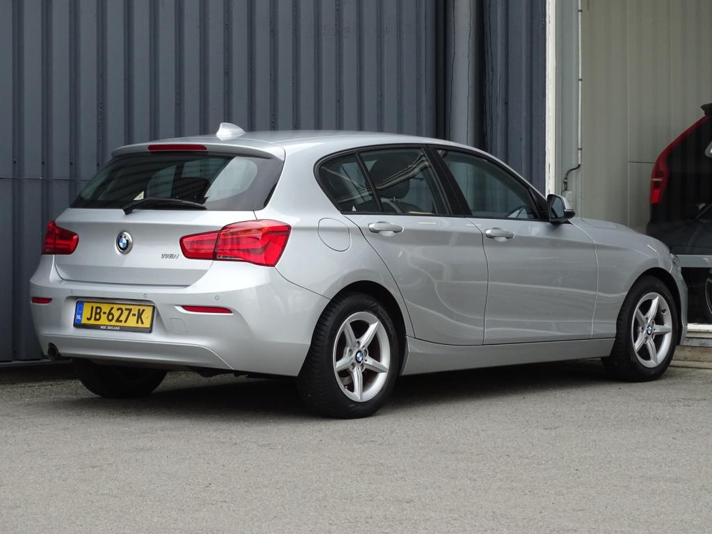 BMW 1 Serie 118i corporate lease essential automaat | led | navi