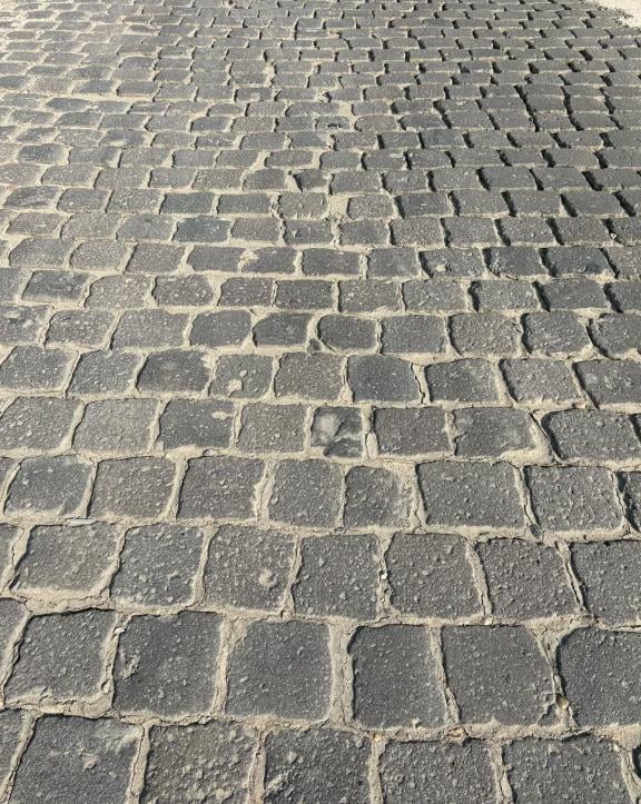 Aanbieding kasseien basalt lava