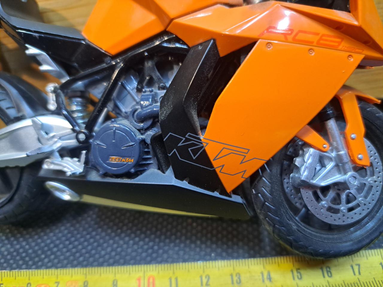 KTM RC 8  modelbouw