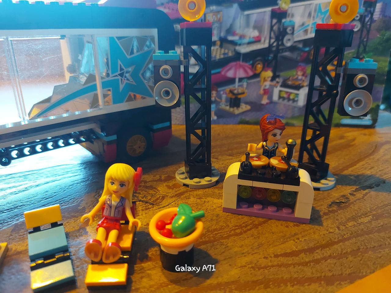 41106 Lego tourbus Livi popster