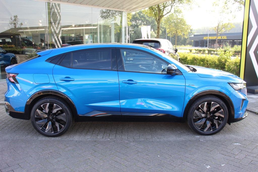 Renault Rafale e-tech hybrid 200 esprit alpine - demo - pack around vieuw  