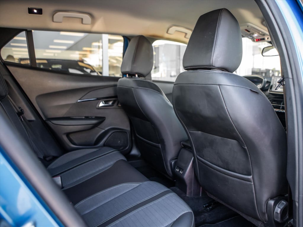 Peugeot 2008 1.2 puretech 130pk allure pack automaat | acc | camera | stoel