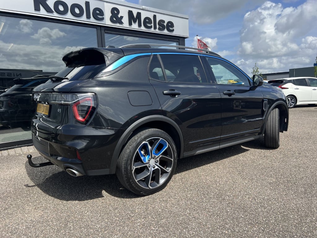 Lynk & Co 01 1.5 261pk phev plug in hybrid ,trekhaak , pano dak,car play