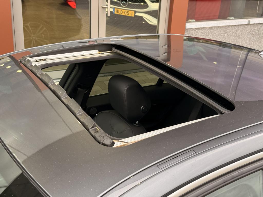 BMW 3-serie 330e m-sport | head-up | cruise | stoelverwarming | 360 | leder