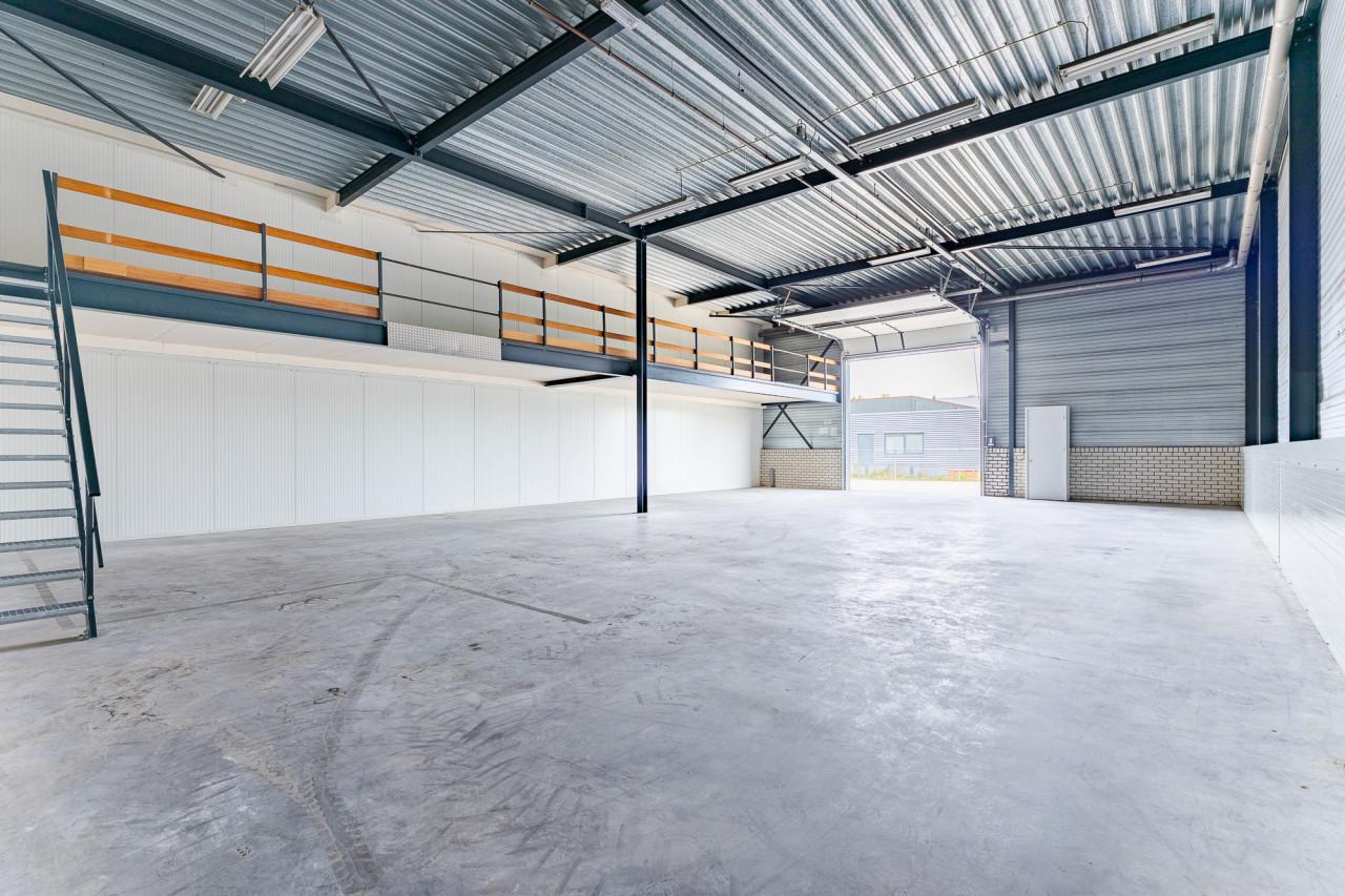 Bedrijfshal met buitenterrein te koop – Arnesteinweg 75 te Middelburg