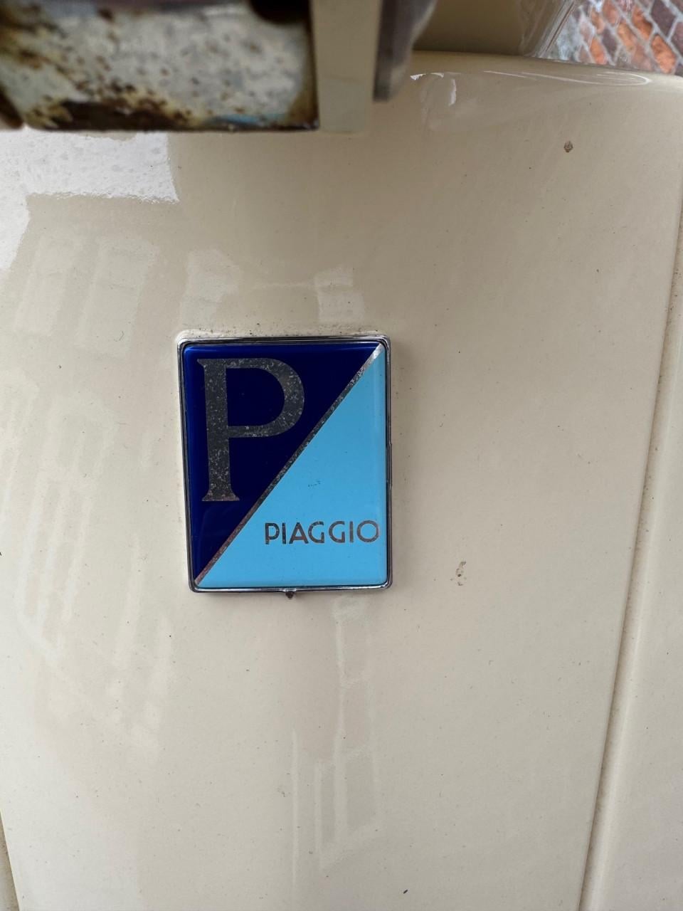 Hele mooie Vespa Piaggio c38, bruin lederen zadel uit 2010