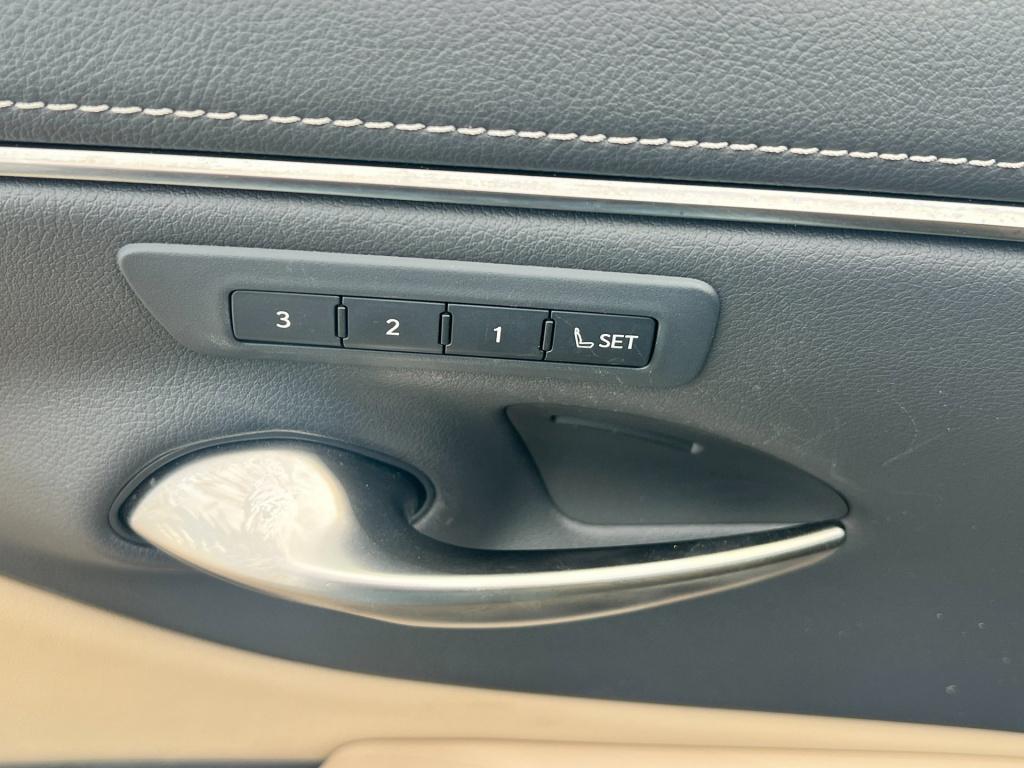 Lexus Es 300h luxury line , elektrisch panodak enz..