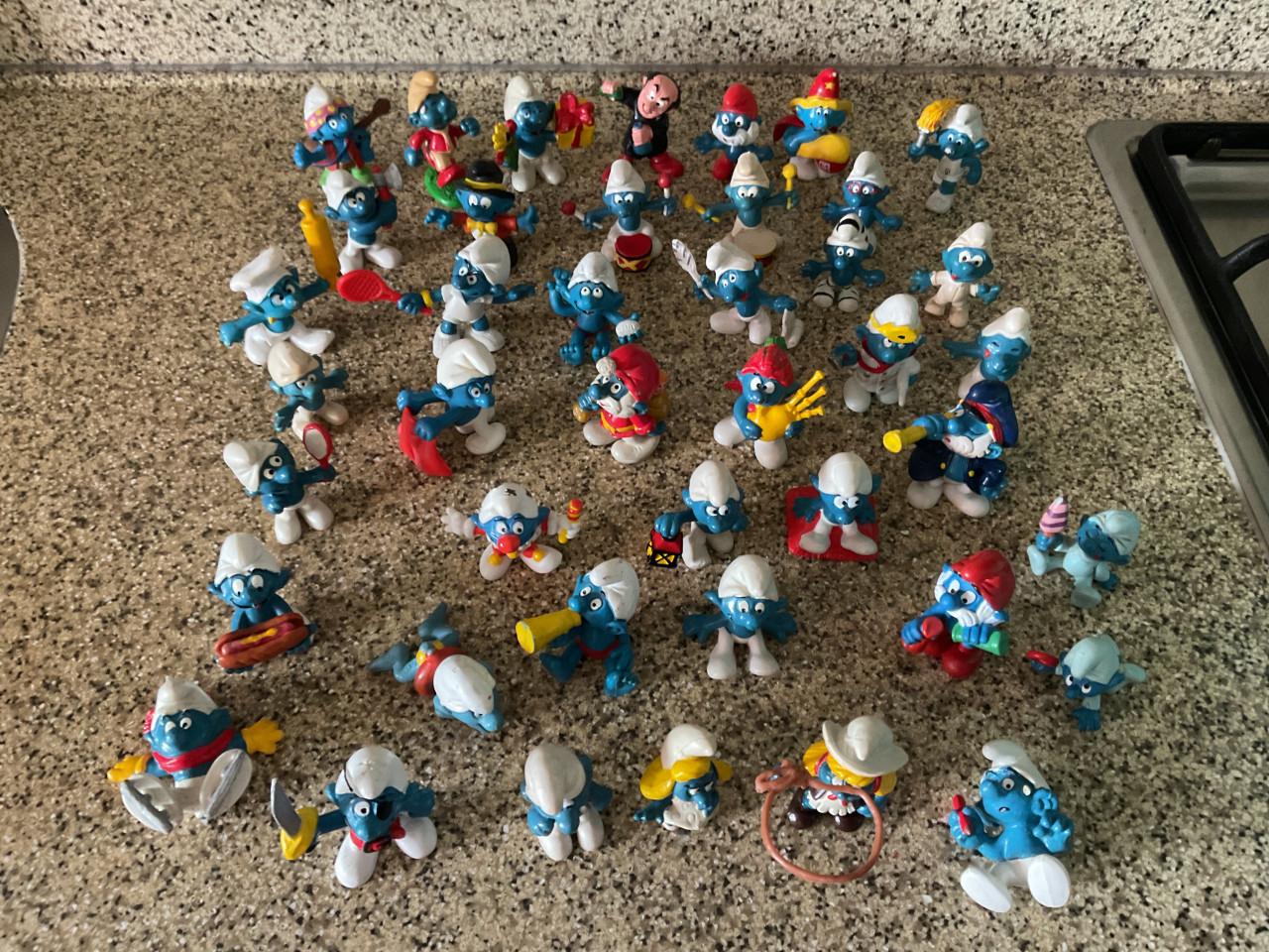 Heel veel verschillende Smurfen. Materiaal: rubber. Hoog: +/- 5 cm. Schleic