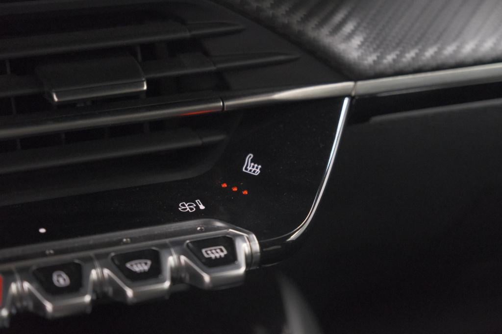Peugeot 208 1.2 hybrid 145 e-dcs6 gt | alcantara pakket | camera | apple ca