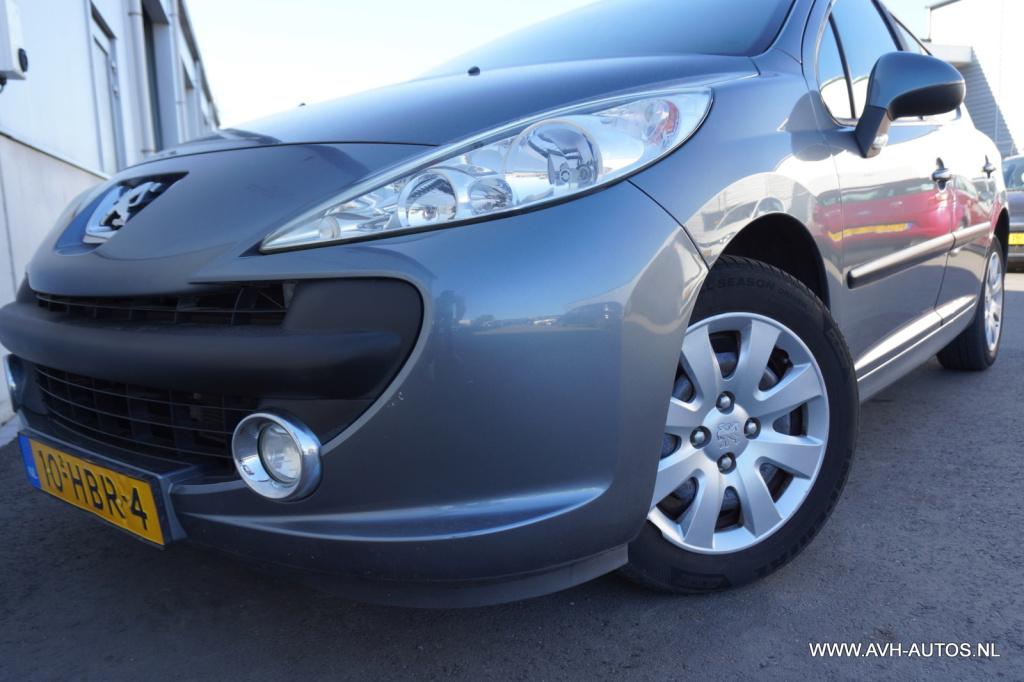 Peugeot 207 1.4 vti xs