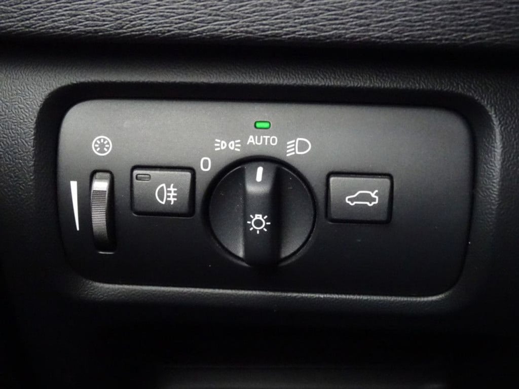 Volvo V40 1.6 t2 momentum stoelverwarming | navi | bluetooth