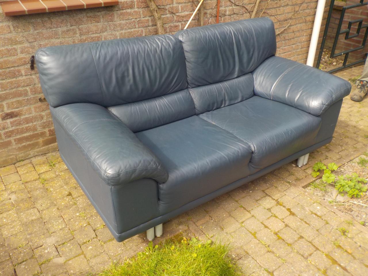 Leren 3 ( 220 cm )  + 2 zits in goede staat bij gelijk ophalen 125 euro