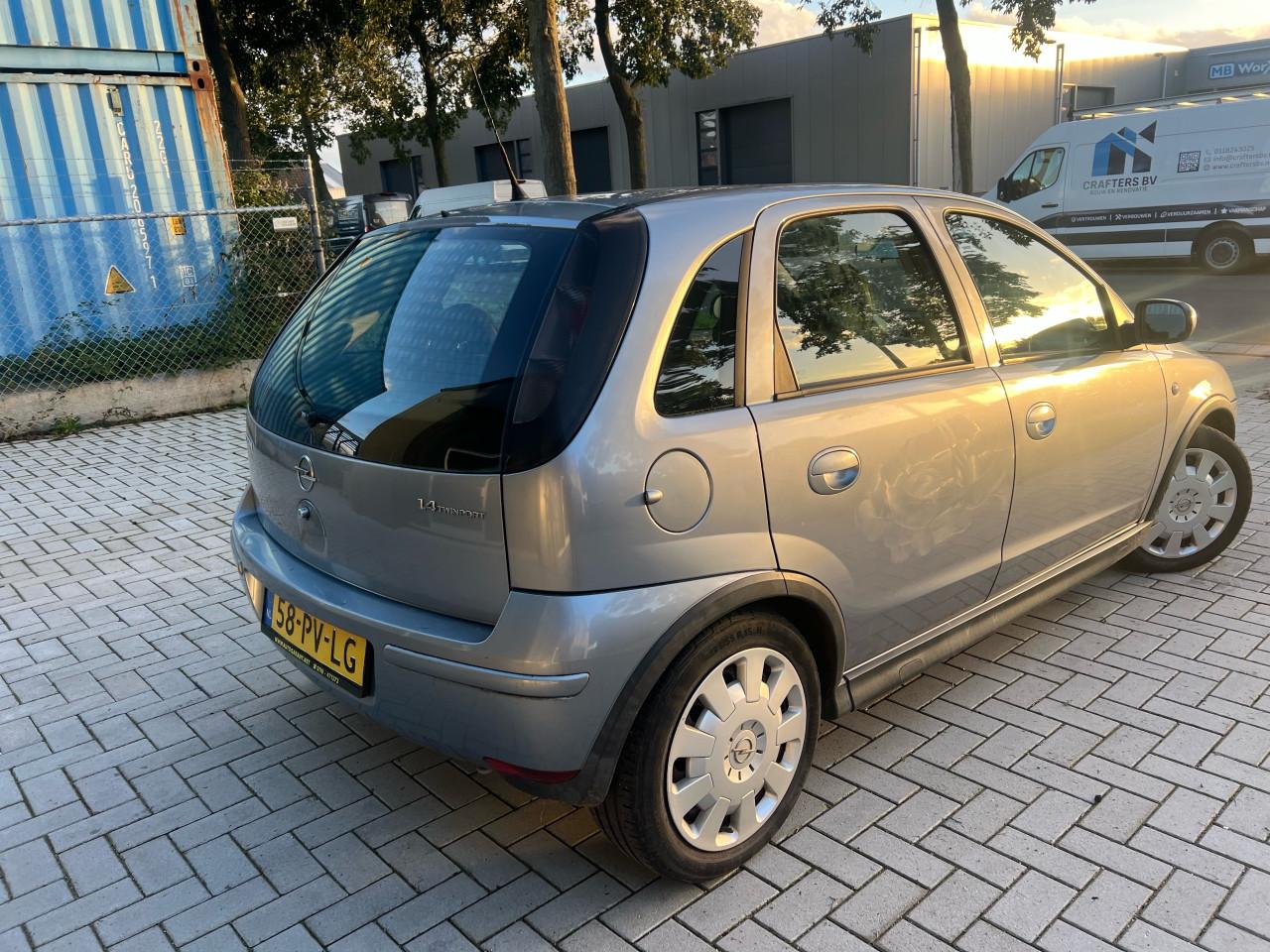 Opel Corsa 1.4-16V Cosmo 137.502KM Jaar Apk