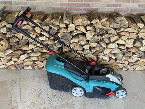 Te Koop: Bosch Rotak 37 LI accu grasmaaier.