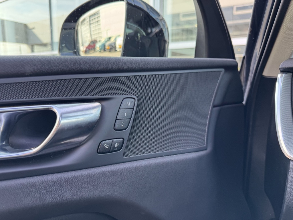Volvo XC60 t6 398pk recharge plus dark| panodak| adap.cruise| trekhaak| 360