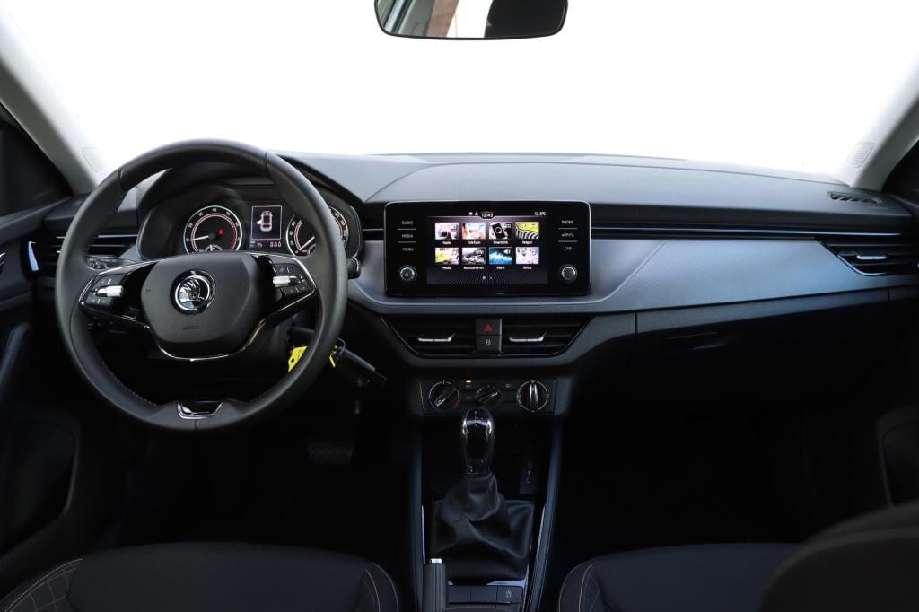 Skoda Scala 1.0 tsi ambition dsg7 110pk | parkeersensoren | dab+ | carplay 