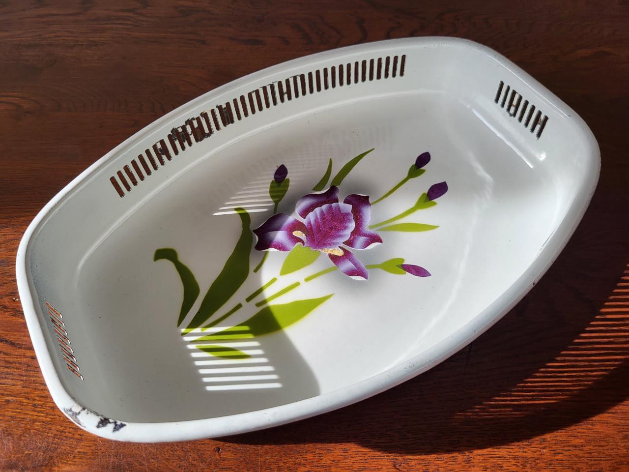 Brocante emaille schaal broodschaal broodmand iris
