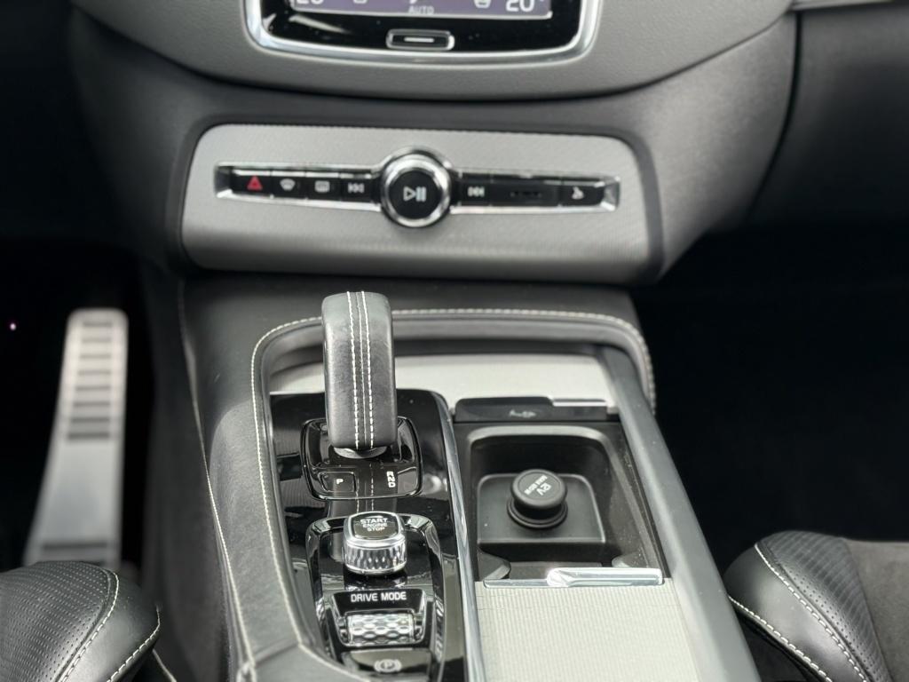 Volvo XC90 t8 390pk recharge r-design| luchtvering| trekhaak| panodak| 360c
