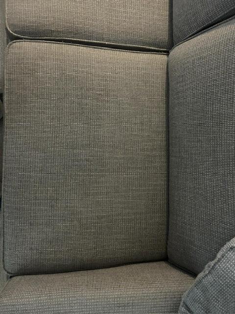 2 en 2,5 zits bankstel met bijpassende poef