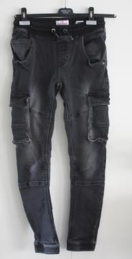 Stoere zwarte jeans  maat 158