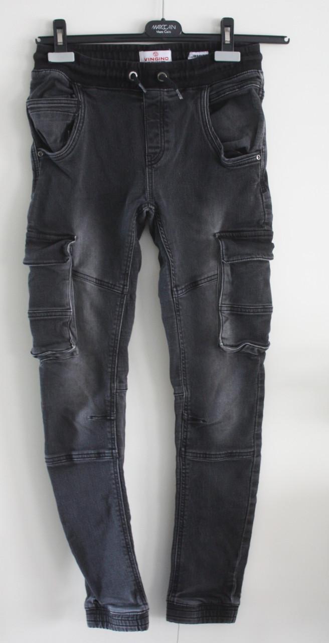 Stoere zwarte jeans  maat 158