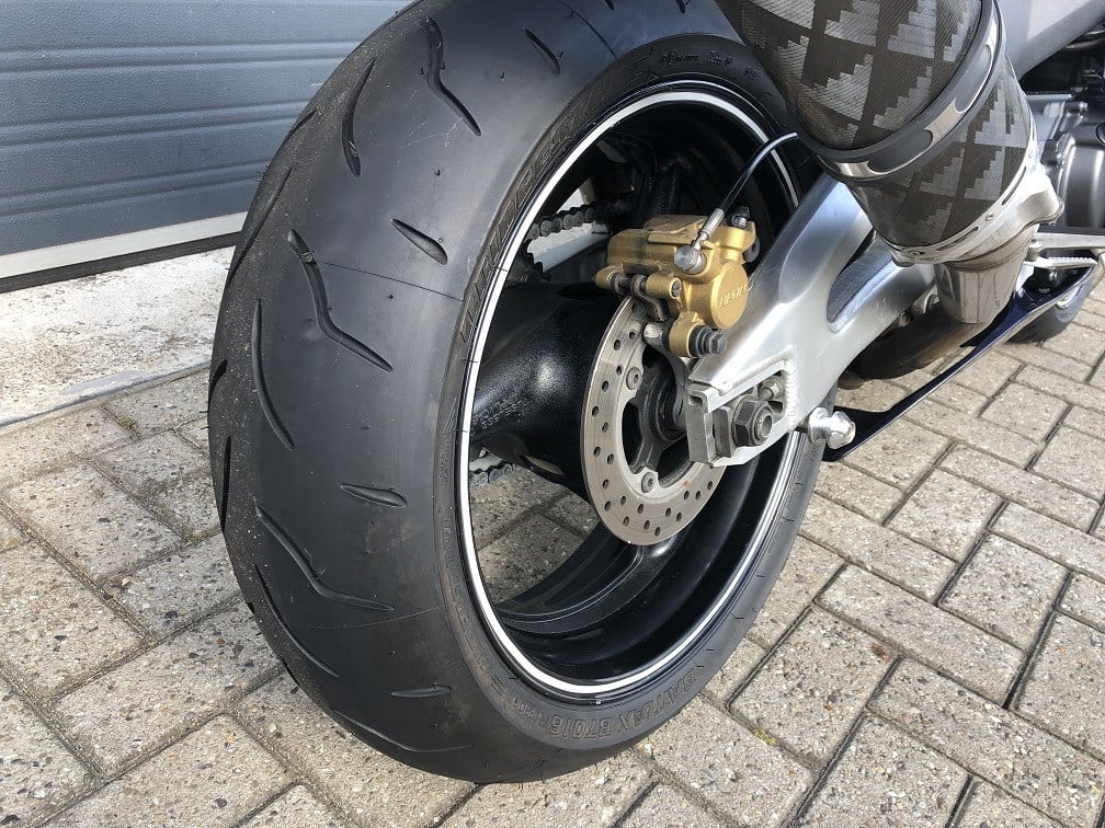 Honda CBR954RR Fireblade uit 2002 met 39 dkm, nieuwstaat! div extra's €3750