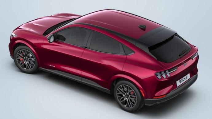 Ford Mustang Mach-e extended premium rwd 88 kwh | €1.000,- ford voordeel! |