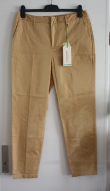 Nieuwe broek geelbruin  maat 30-32