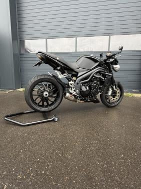 Triumph Speed Triple 1050 - 2008 Naked Bike met TOMTOM Rider