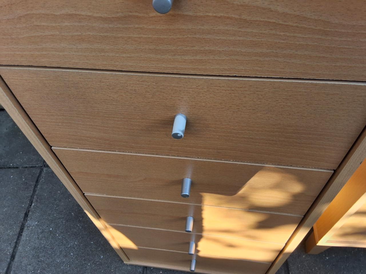 Twee kastjes (gratis)