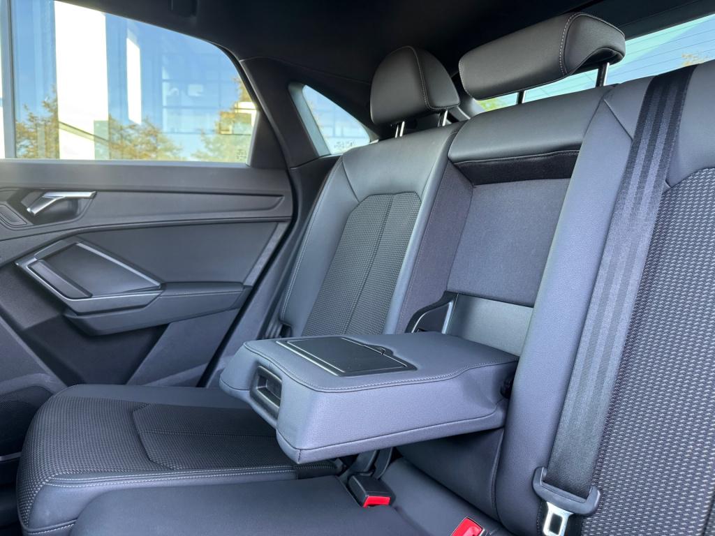 Audi Q3 sportback 35 tfsi s-line 3x * matrix led * black pack * stoelverwar