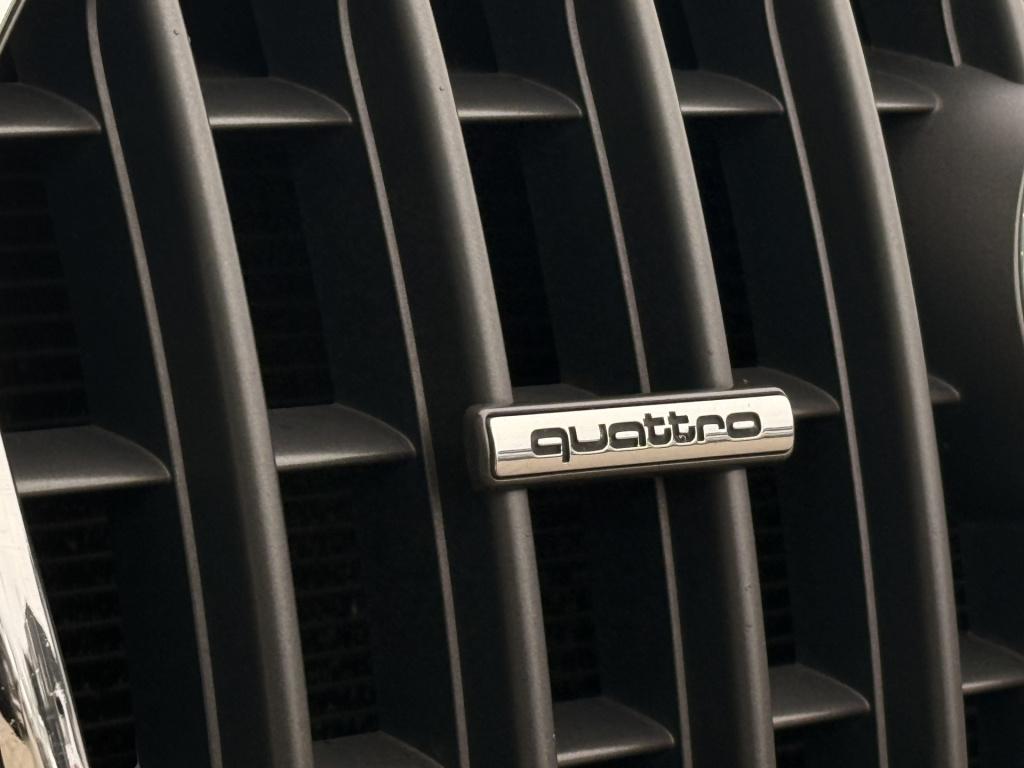 Audi Q3 2.0 tfsi quattro | pano | navi | led | stoelverwarming | bluetooth 