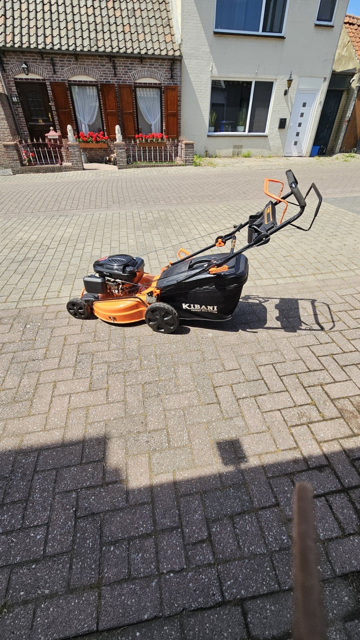 Motormaaier zelf rijdend