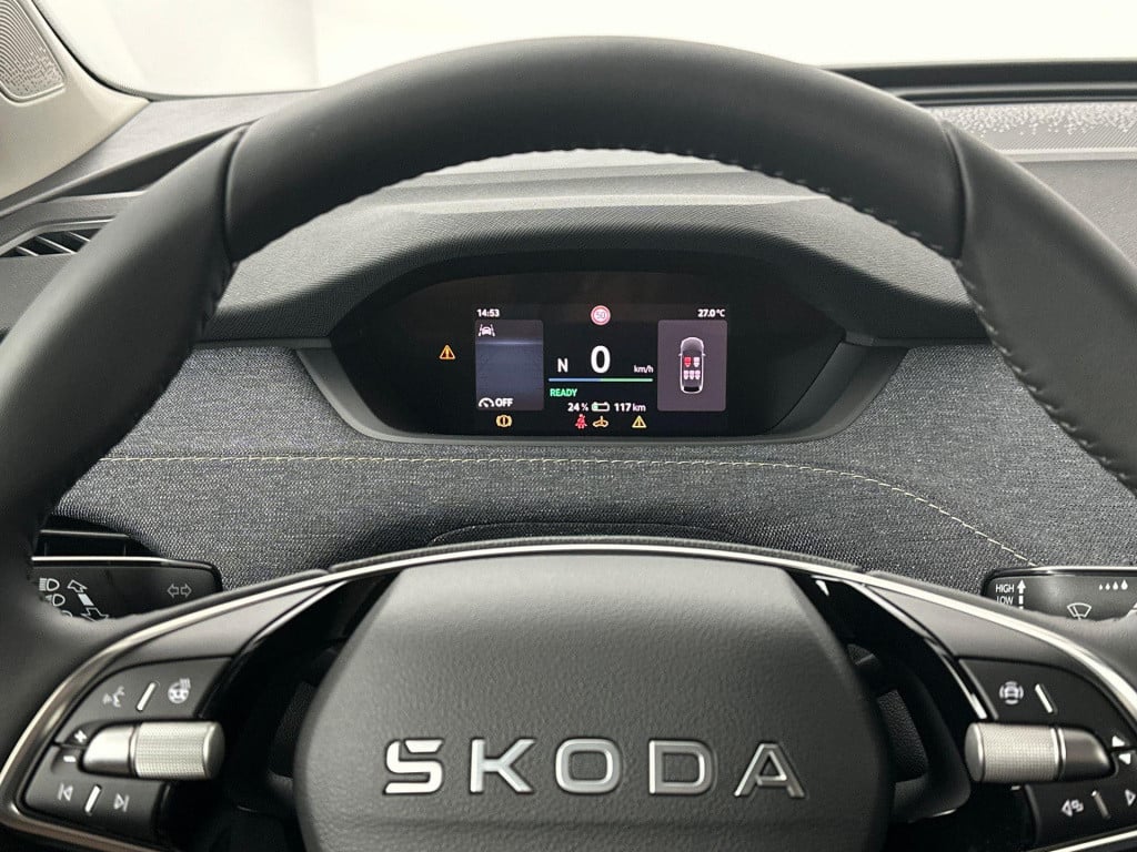 Skoda Elroq business edition tour elektromotor 210 kw / 286 pk