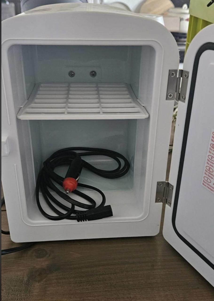 Mini koelkastje op stroom en auto oplader